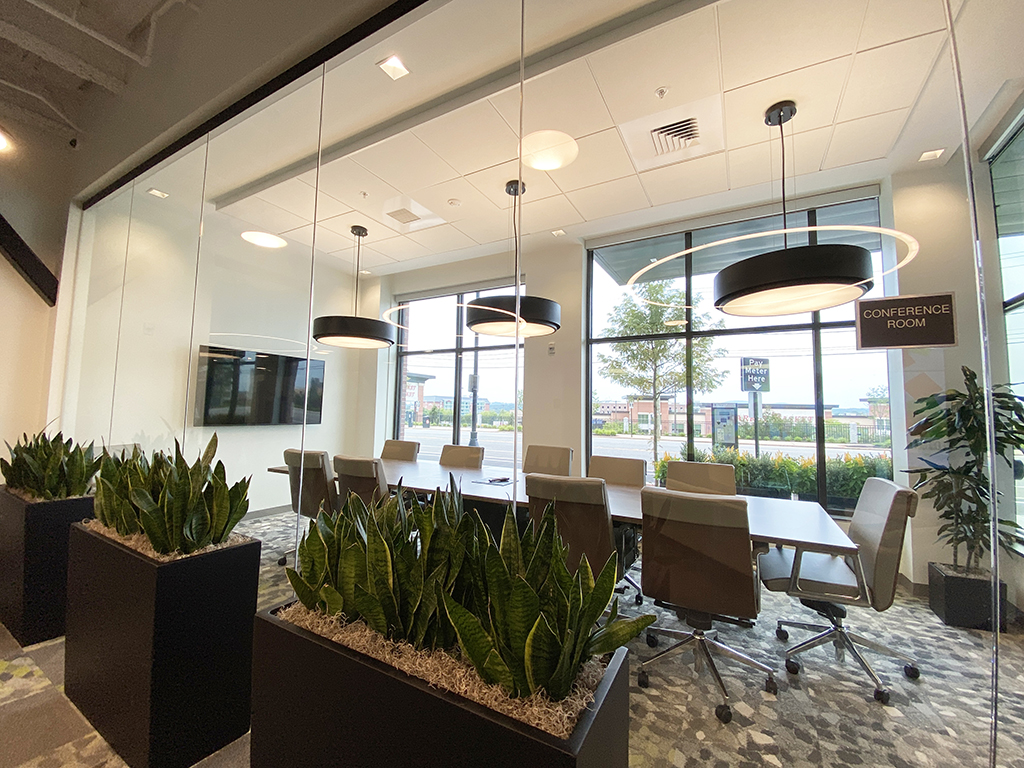 meeting rooms that incorporate technology are popular coworking amenities