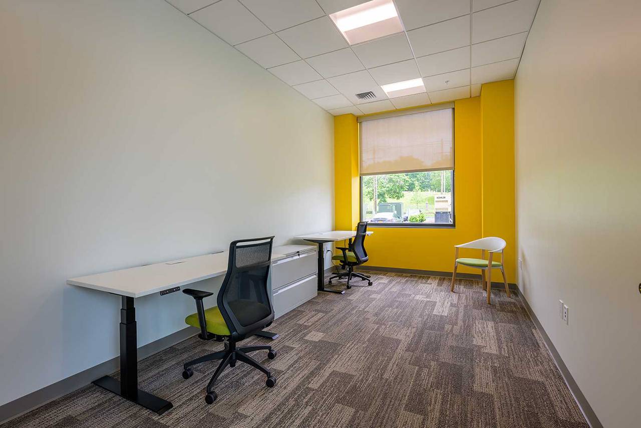 private furnished office for rent accommodates 2 people