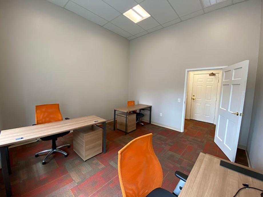 Office with 3 desks